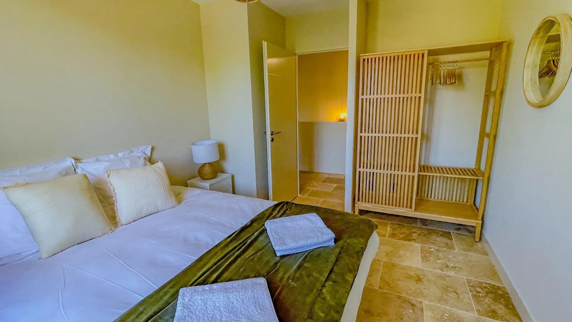 Villa Gabriel, Un Meuble De Tourisme 3 Etoiles Au Coeur De Goult