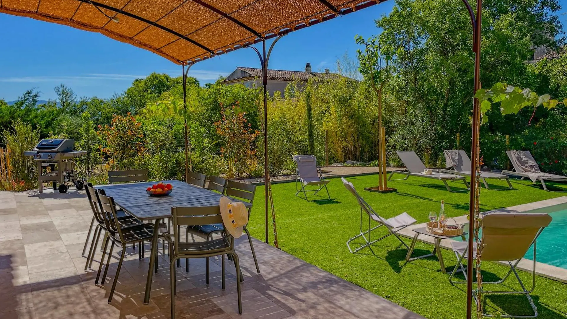 Villa Gabriel, Un Meuble De Tourisme 3 Etoiles Au Coeur De Goult France